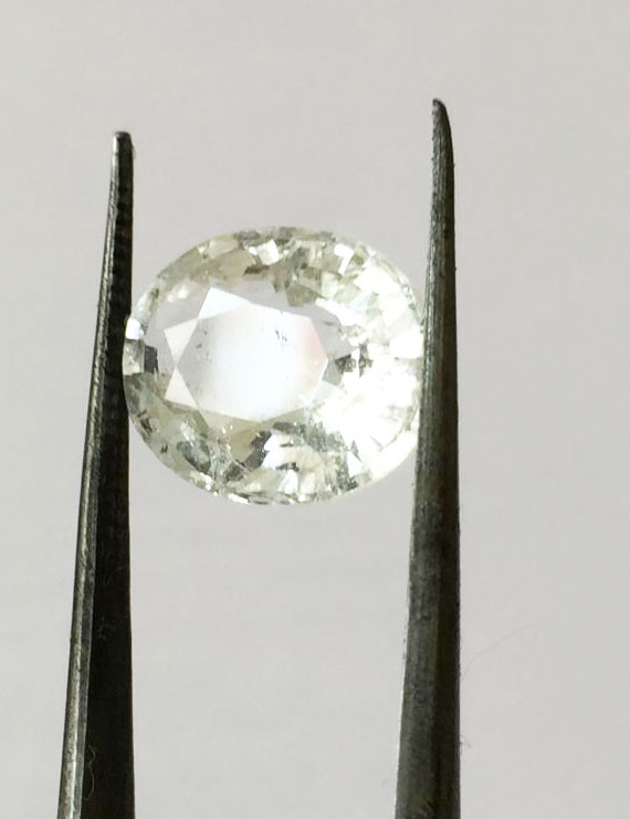 7.32 Ratti (6.58 ct) Natural Certified White Topaz